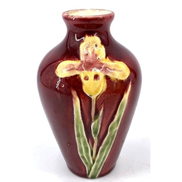 Majolica Pottery Vase Small Burgundy Flower Tulip Daffodil Motif 4" Vtg - Picture 1 of 8